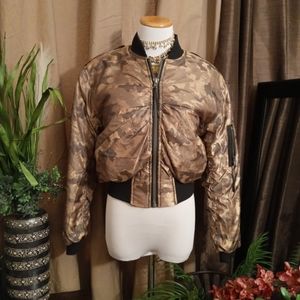 Stylish cropped jacket 😎💅💄